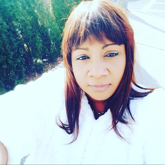 Meet your Posher, Nina - Picture 2 of 6